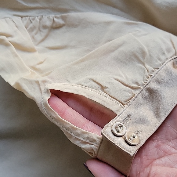 Bebe nude colored blouse - Picture 6 of 8